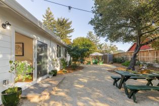 Single Family Residence,  Solar way, Healdsburg, CA 95448 - 17