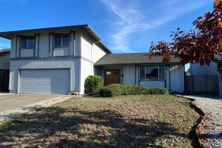 Single Family Residence, 1528 Tanager Ln, Petaluma, CA  Petaluma, CA 94954