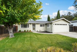 Single Family Residence, 8420 Old Oak Rd, Windsor, CA  Windsor, CA 95492