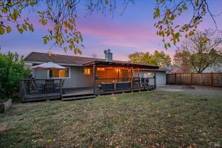 Single Family Residence,  Shannon court, Windsor, CA 95492 - 4