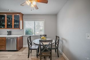 Single Family Residence,  Shannon court, Windsor, CA 95492 - 17