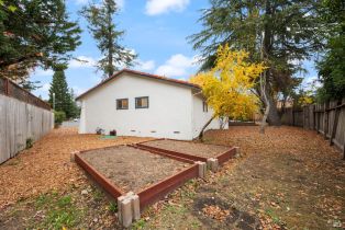 Single Family Residence,  Este Madera court, Sonoma, CA 95476 - 28