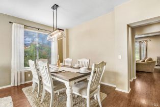 Single Family Residence,  Yerba Buena way, Windsor, CA 95492 - 4