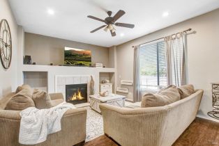 Single Family Residence,  Yerba Buena way, Windsor, CA 95492 - 14