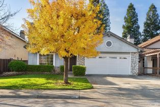 Single Family Residence, 124 Cottontail Way, Windsor, CA  Windsor, CA 95492