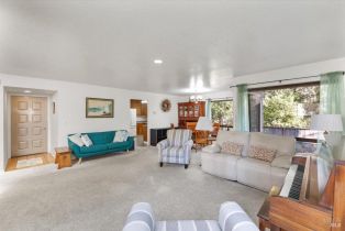 Single Family Residence,  Creekside court, Healdsburg, CA 95448 - 5