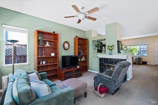 Single Family Residence,  Holly Leaf drive, Windsor, CA 95492 - 12