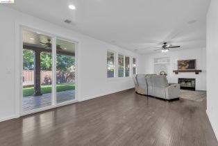 Single Family Residence, 2482 Turnberry Ct ct, Brentwood, CA 94513 - 19