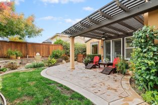 Single Family Residence, 1155 Saint Julien St st, Brentwood, CA 94513 - 36