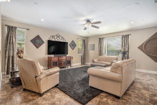 Single Family Residence, 698 Monte Verde Ln ln, Brentwood, CA 94513 - 9