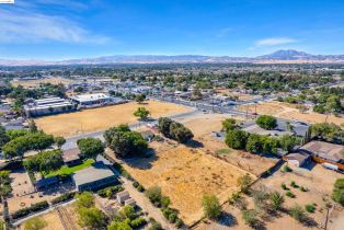 Single Family Residence, 8424 Lone Tree, Brentwood, CA 94513 - 33