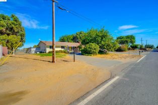 Single Family Residence, 8424 Lone Tree, Brentwood, CA 94513 - 4