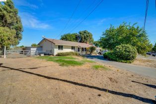 Single Family Residence, 8424 Lone Tree, Brentwood, CA 94513 - 5