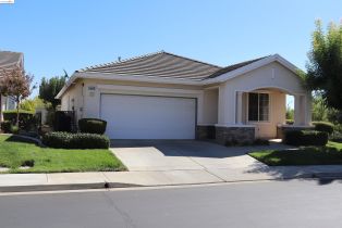 Single Family Residence, 1040 Bismarck ter, Brentwood, CA 94513 - 2