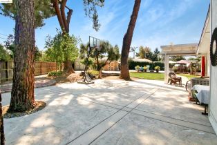 Single Family Residence, 735 Griffith ln, Brentwood, CA 94513 - 52