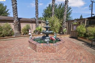 Single Family Residence, 735 Griffith ln, Brentwood, CA 94513 - 9