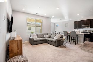 Single Family Residence, 102 Coral St st, Brentwood, CA 94513 - 4