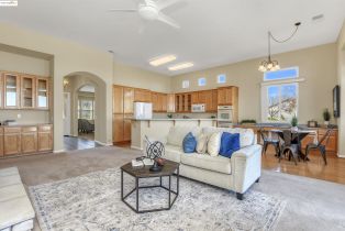 Single Family Residence, 1020 Bismarck Ter ter, Brentwood, CA 94513 - 11