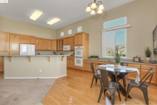 Single Family Residence, 1020 Bismarck Ter ter, Brentwood, CA 94513 - 12