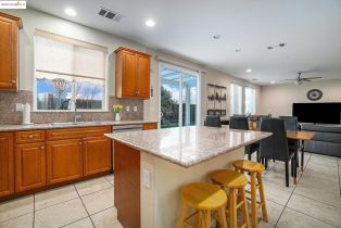 Single Family Residence, 1174 Tropicana Ln ln, Brentwood, CA 94513 - 13