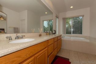 Single Family Residence, 3622 Contour Place, Carlsbad, CA 92010 - 27