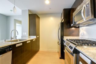 Condominium, 300 Berry st, District 10 - Southeast, CA 94158 - 16