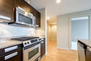 Condominium, 300 Berry st, District 10 - Southeast, CA 94158 - 17