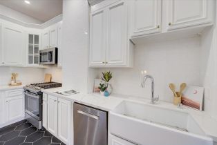 Condominium, 2662 22nd st, District 10 - Southeast, CA 94110 - 16