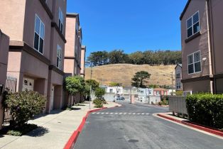 Condominium, 403 Stoneridge ln, District 10 - Southeast, CA 94134 - 28