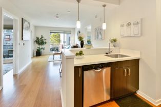 Condominium, 555 Bartlett st, District 10 - Southeast, CA 94110 - 2