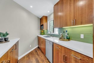 Condominium, 733 Chestnut st, District 10 - Southeast, CA 94133 - 2