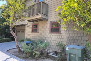 Townhouse, 1588 Locust st, Pasadena, CA 91106 - 2