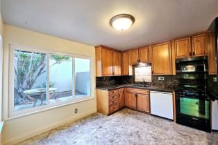 Townhouse, 13 Lakegrass, Irvine, CA 92604 - 4