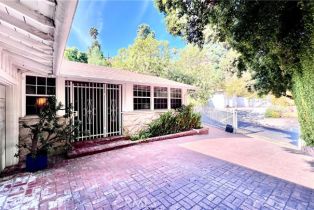 Single Family Residence, 2363 Coldwater Canyon dr, Beverly Hills, CA 90210 - 4