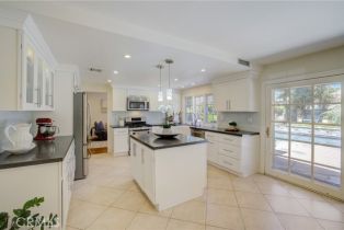 Single Family Residence, 18027 Delano st, Encino, CA 91316 - 12