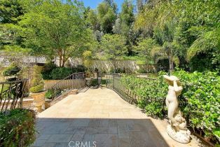 Single Family Residence, 11947 Iredell st, Studio City, CA 91604 - 39