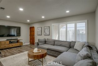 Condominium, 13142 Riverside DR, CA  , CA 91423