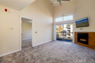 Condominium, 5530 Owensmouth ave, Woodland Hills, CA 91367 - 5