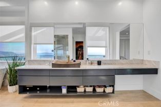 Single Family Residence, 3309 Wedgewood ln, Burbank, CA 91504 - 43