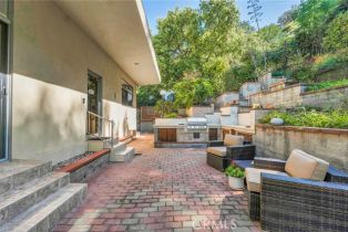 Single Family Residence, 1220 Country Club dr, Burbank, CA 91501 - 4