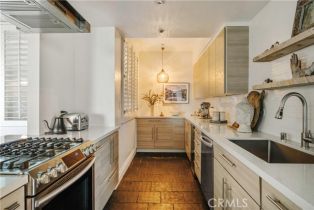 Condominium, 8455 Fountain ave, West Hollywood , CA 90069 - 11