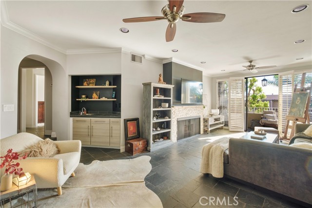 Condominium, 8455 Fountain ave, West Hollywood , CA 90069 - 1