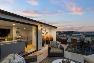 Single Family Residence, 115 Bay ave, Newport Beach, CA 92661 - 7