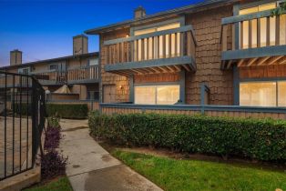 Condominium, 16826 Algonquin ST, Huntington Beach, CA  Huntington Beach, CA 92649