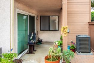 Condominium, 1305 Massachusetts ave, Riverside, CA 92507 - 9