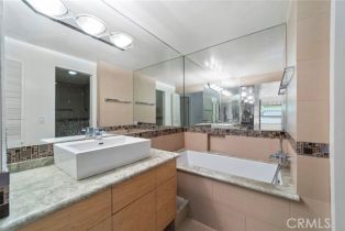 Condominium, 10650 Holman ave, Westwood, CA 90024 - 24