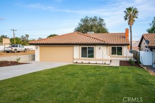 Single Family Residence, 20284 Newton st, Corona, CA 92881 - 2