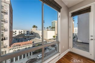 Condominium, 150 The Promenade N, Long Beach, CA 90802 - 9