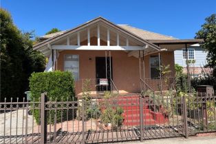 Single Family Residence, 175  E Villa ST, Pasadena, CA  Pasadena, CA 91103