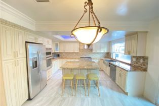 Single Family Residence, 13330 Killion st, Sherman Oaks, CA 91401 - 11